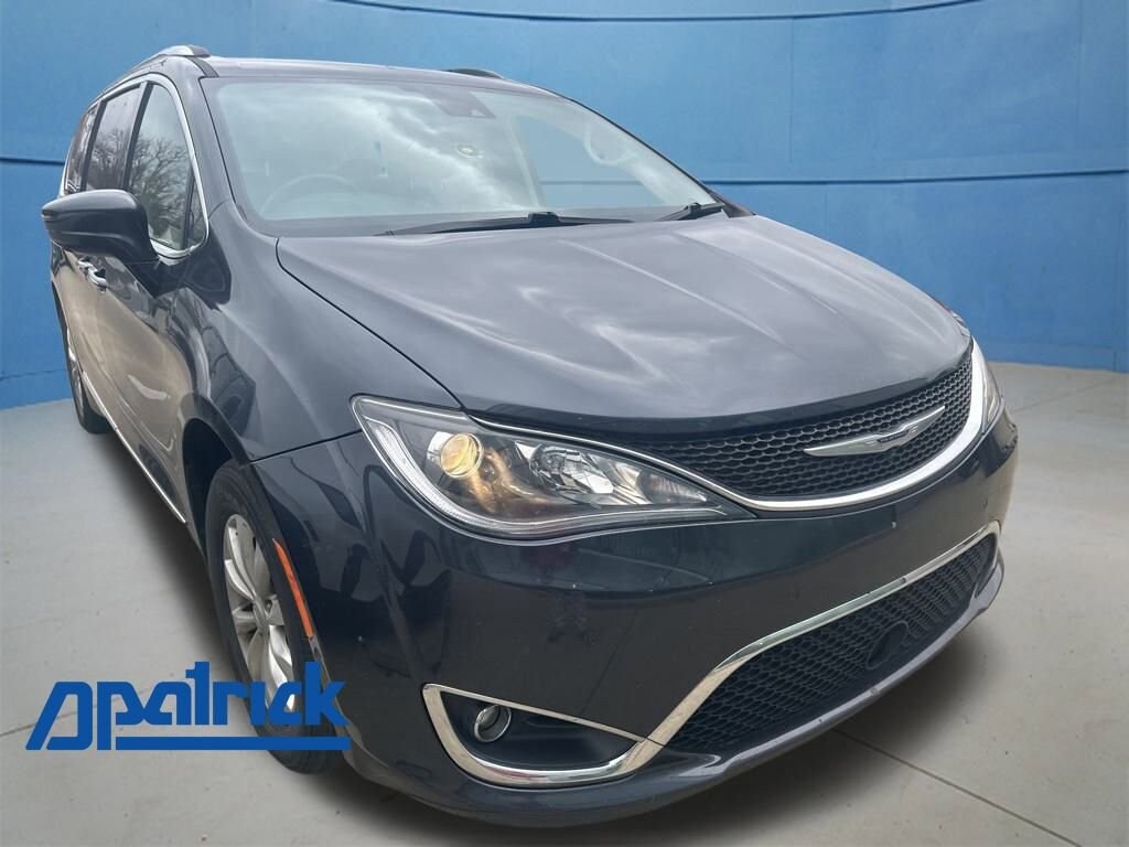 Used 2019 Chrysler Pacifica Touring L 4D Passenger Van