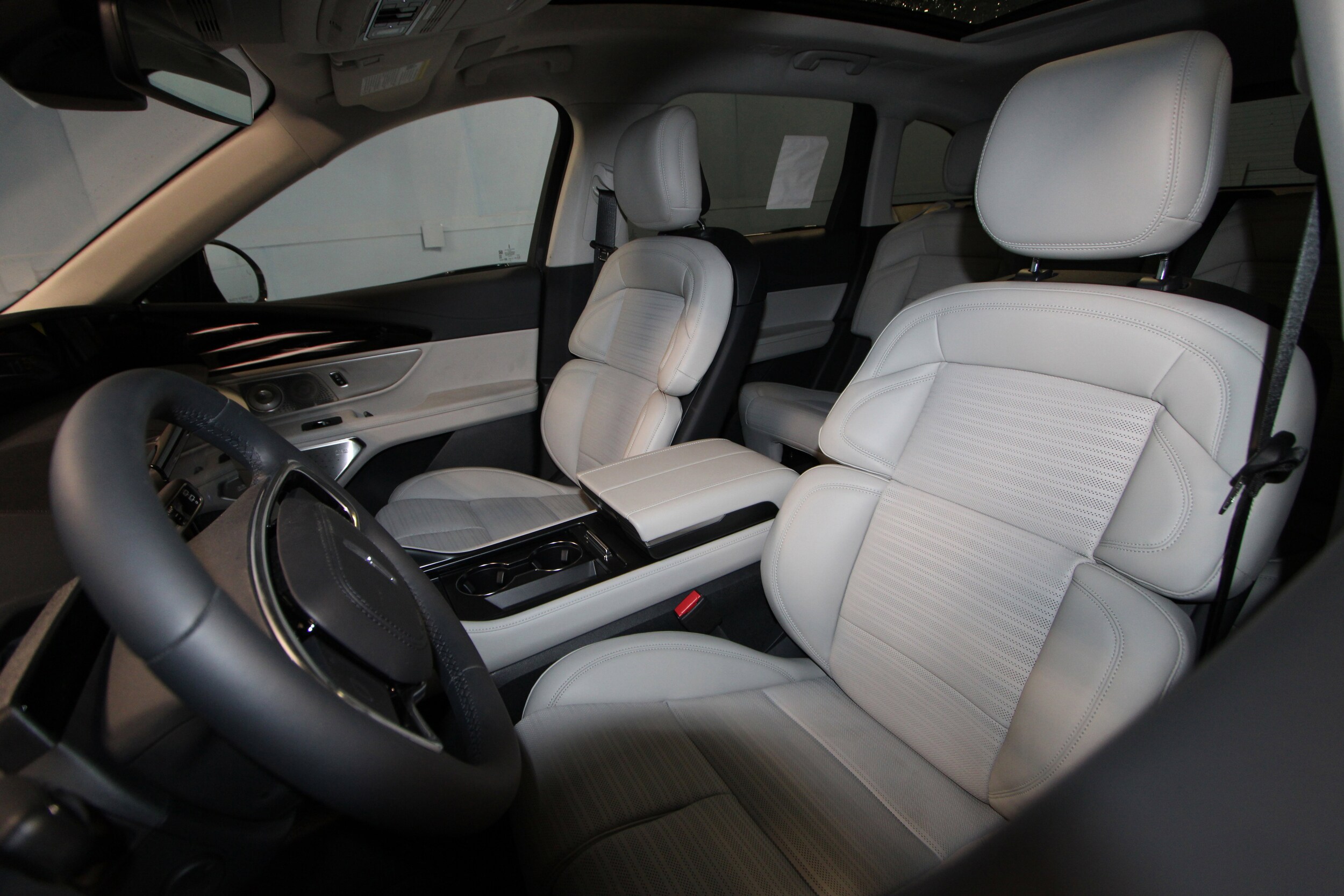 2026 Lincoln Nautilus Reserve photo 4