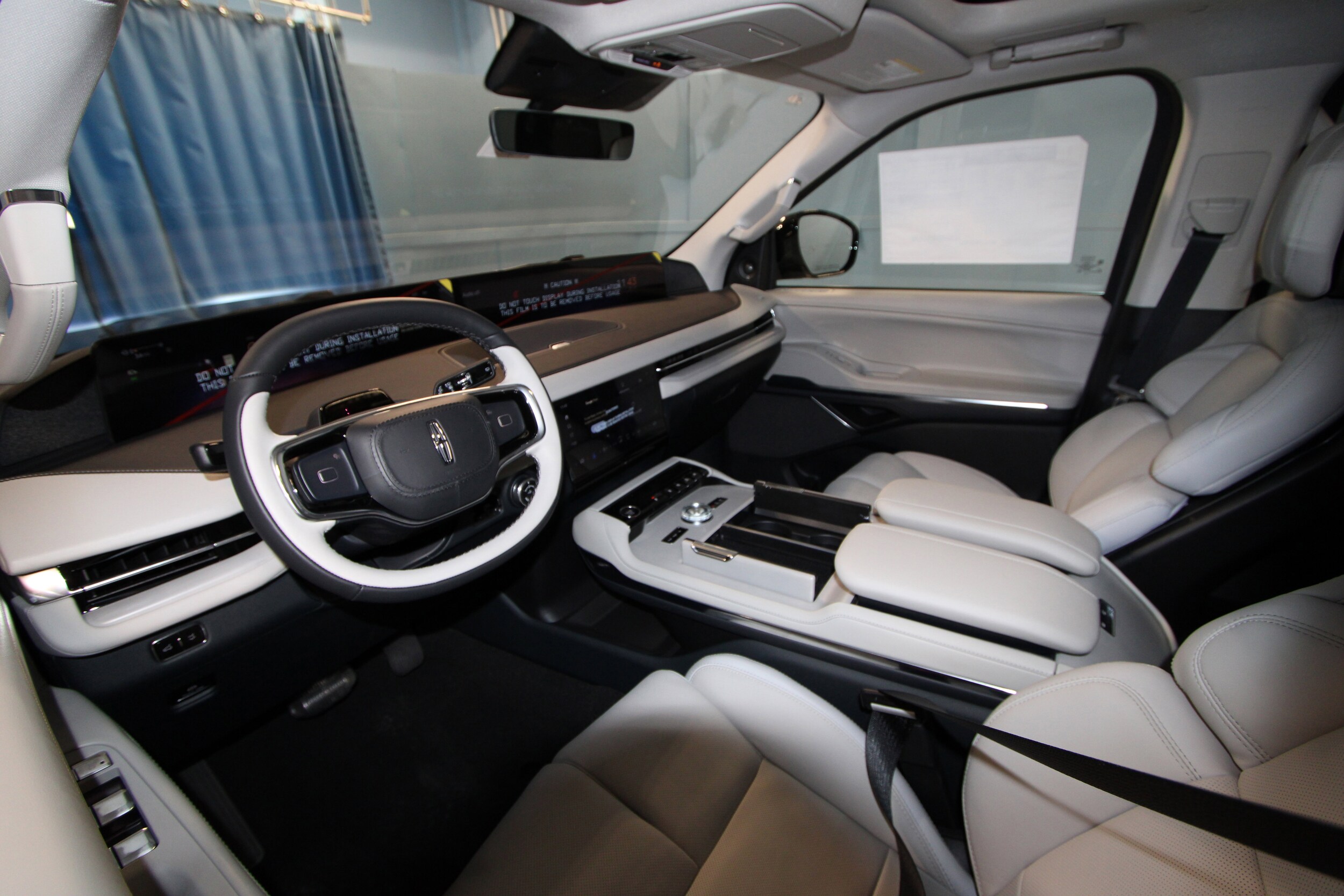 2025 Lincoln Navigator Reserve photo 3