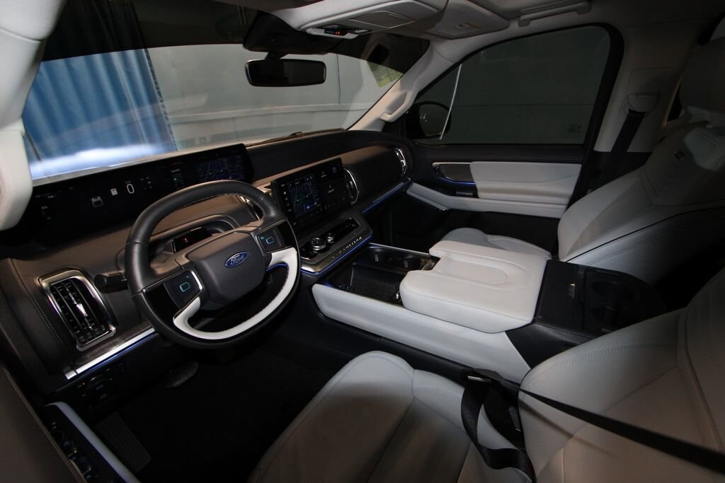 Used 2025 Ford Expedition Platinum 4D Sport Utility