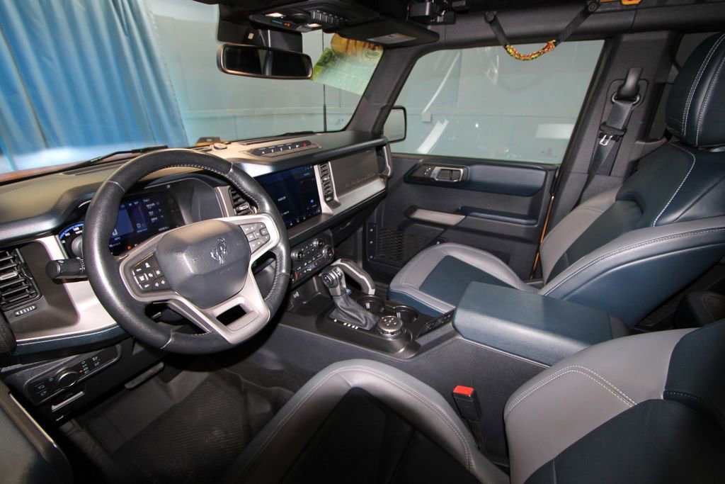 2021 Ford Bronco First Edition photo 2