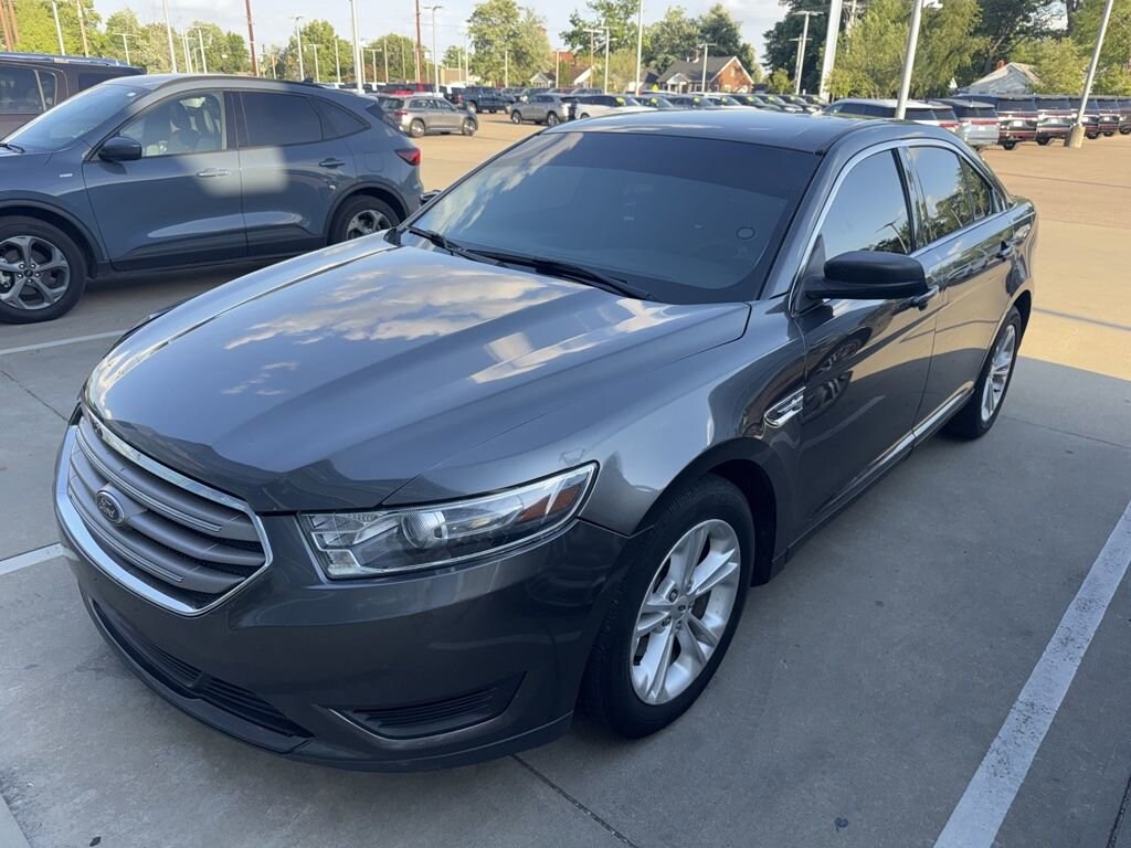 Used 2018 Ford Taurus SE 4D Sedan