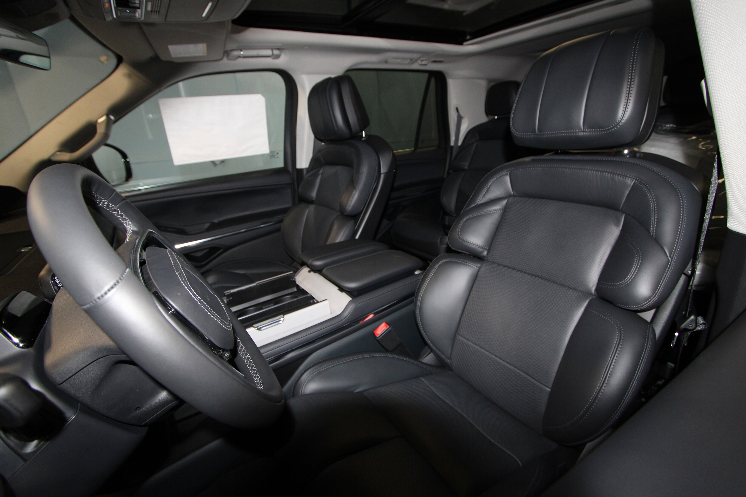 2025 Lincoln Navigator L Reserve photo 3