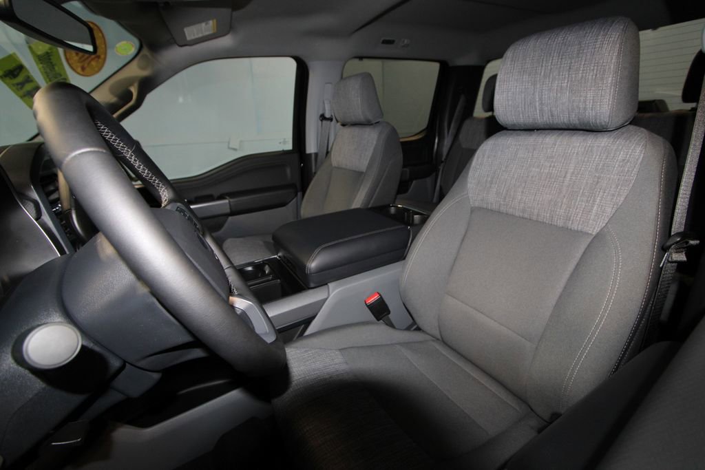 2023 Ford F-150 XLT photo 3