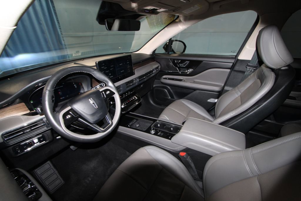 2024 Lincoln Corsair Grand Touring photo 2