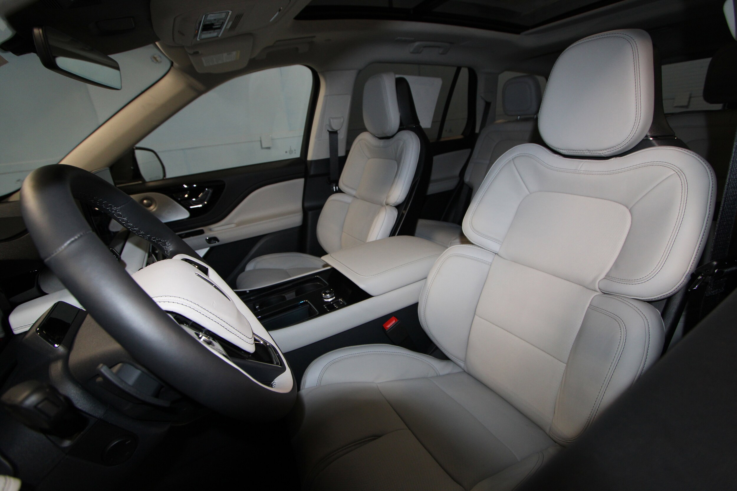 2026 Lincoln Aviator Reserve photo 4