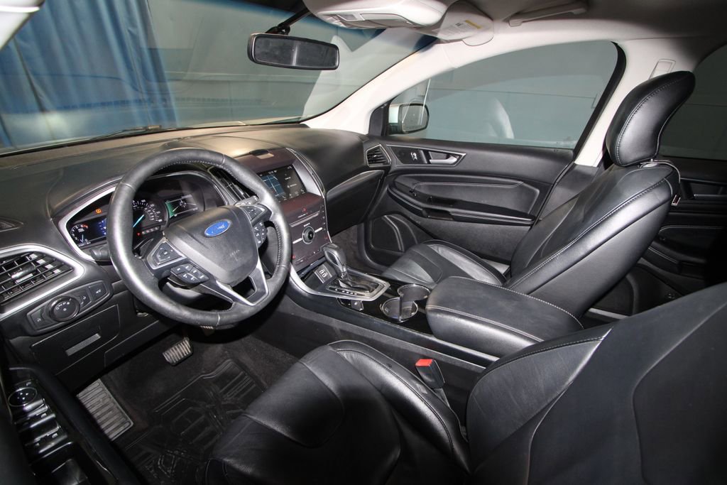 2016 Ford Edge Titanium Sport photo 2