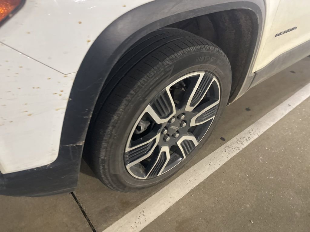 2021 Gmc Acadia SLE photo 2