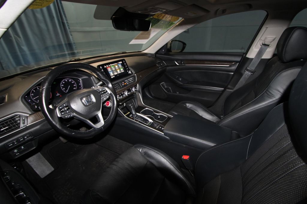 2018 Honda Accord Touring photo 2