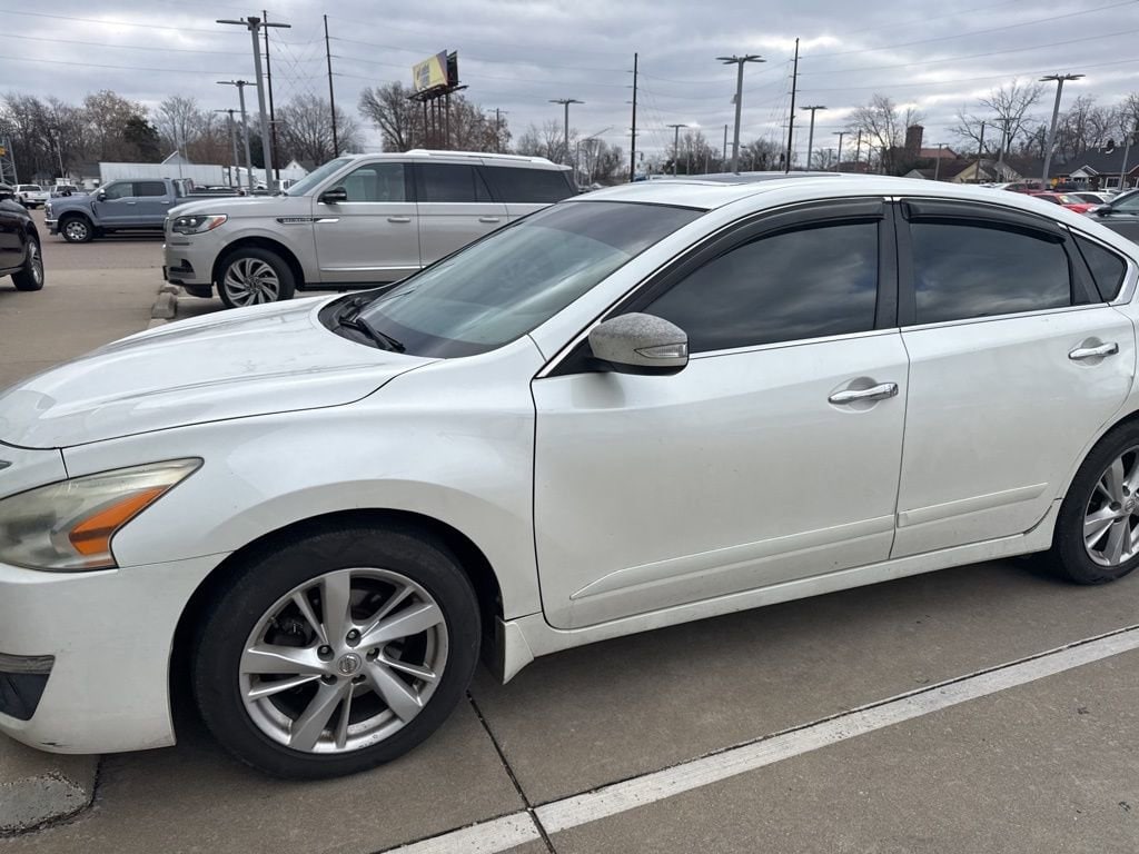 Used 2014 Nissan Altima 2.5 SV 4D Sedan