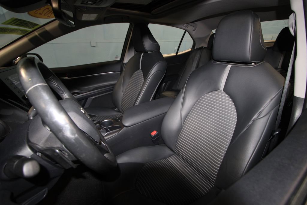 2023 Toyota Camry SE photo 3