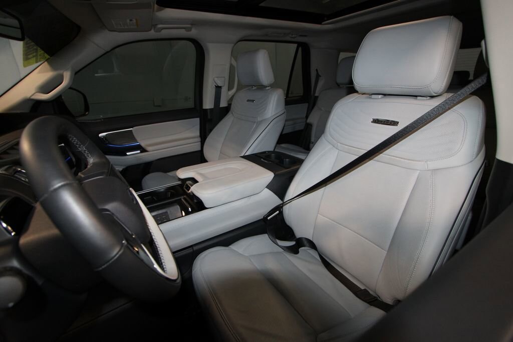 Used 2025 Ford Expedition Platinum 4D Sport Utility