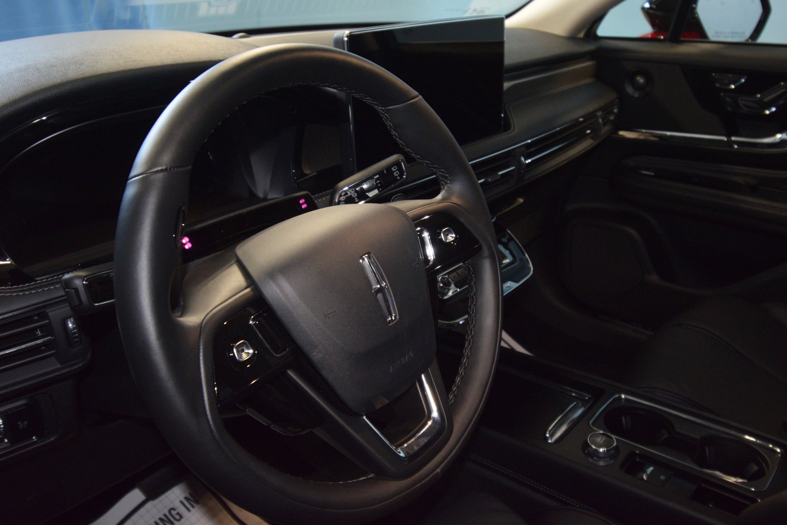 2024 Lincoln Corsair Grand Touring photo 3