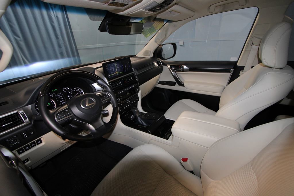 2023 Lexus GX 460 photo 2