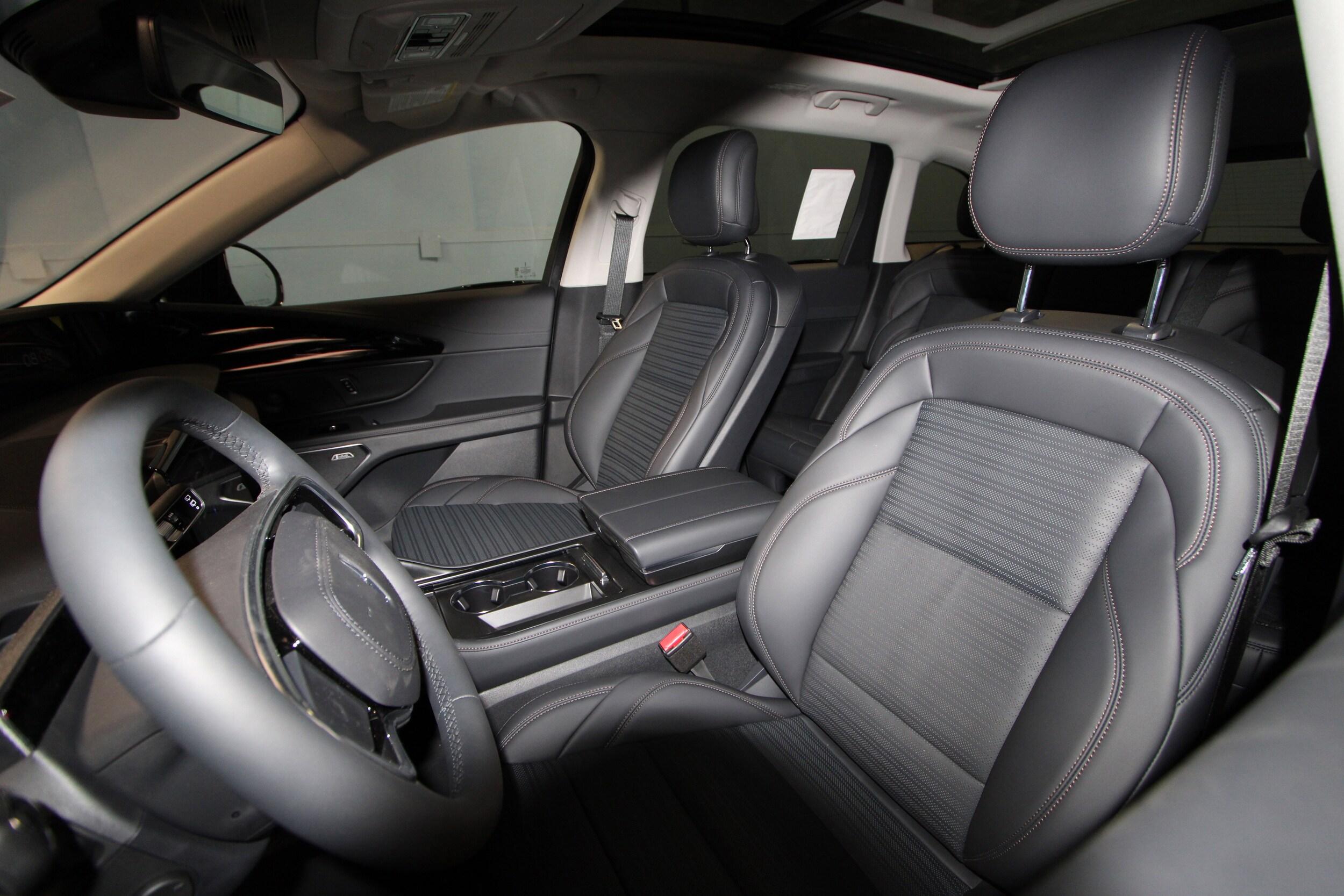 2026 Lincoln Nautilus Reserve photo 4