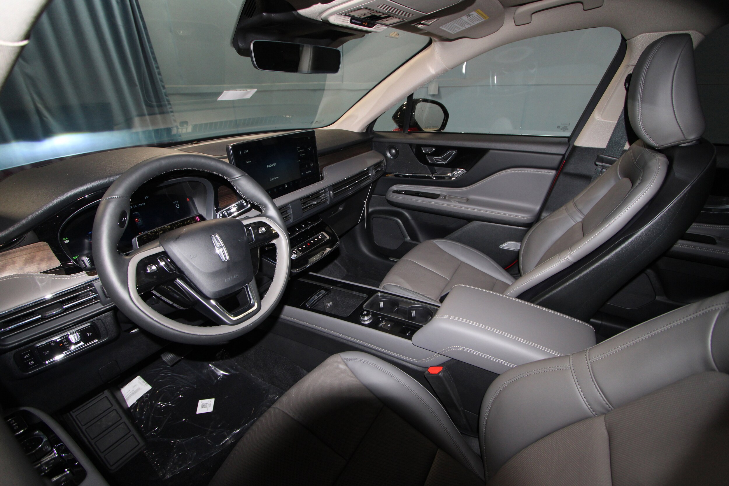 2026 Lincoln Corsair Grand Touring photo 3