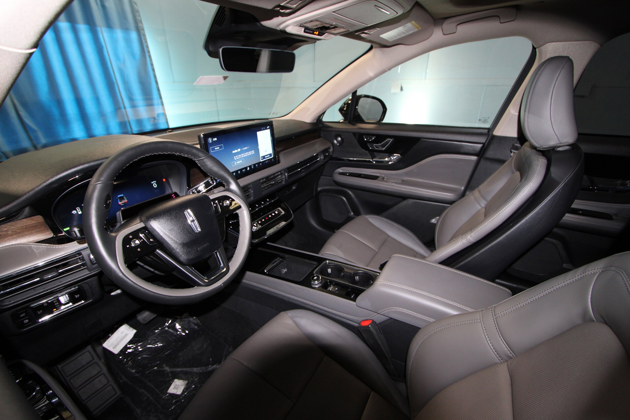 2026 Lincoln Corsair Grand Touring photo 2