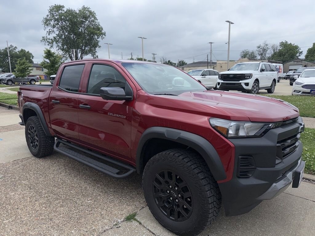 Used 2025 Chevrolet Colorado Trail Boss Truck Crew Cab