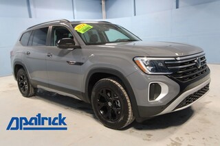 2024 Volkswagen Atlas 2.0T Peak Edition SE w/Technology 4D Sport Utility 1V2CR2CA5RC602048