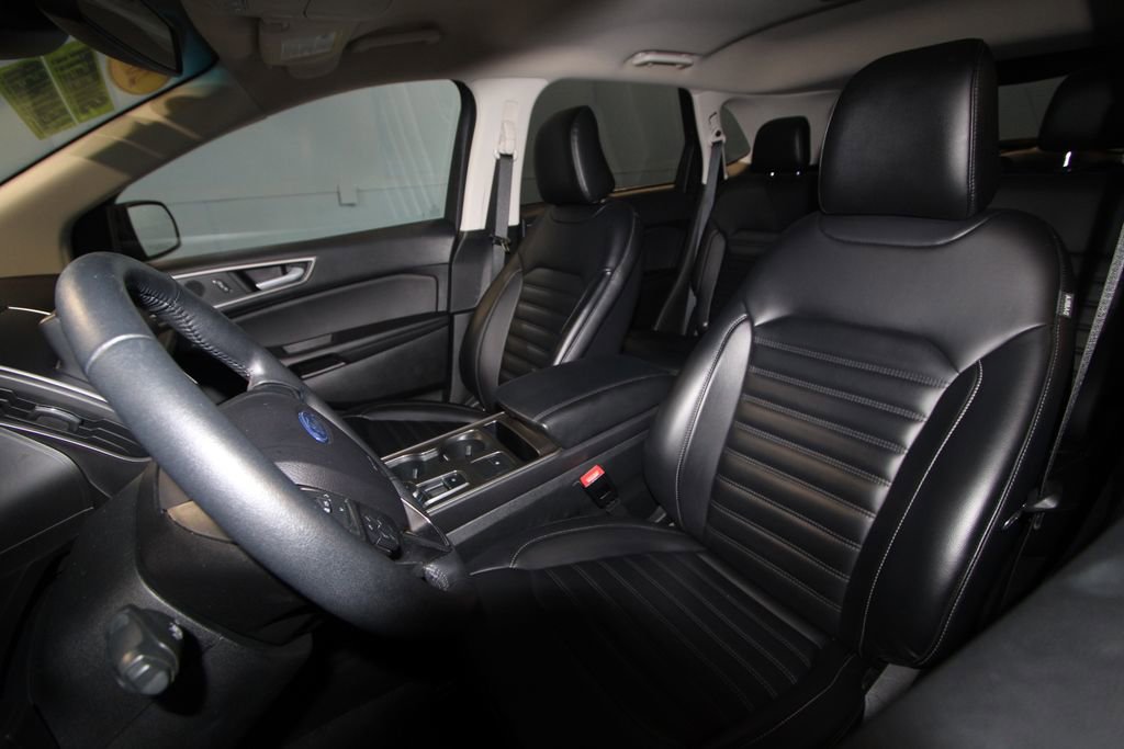 2024 Ford Edge SEL photo 3