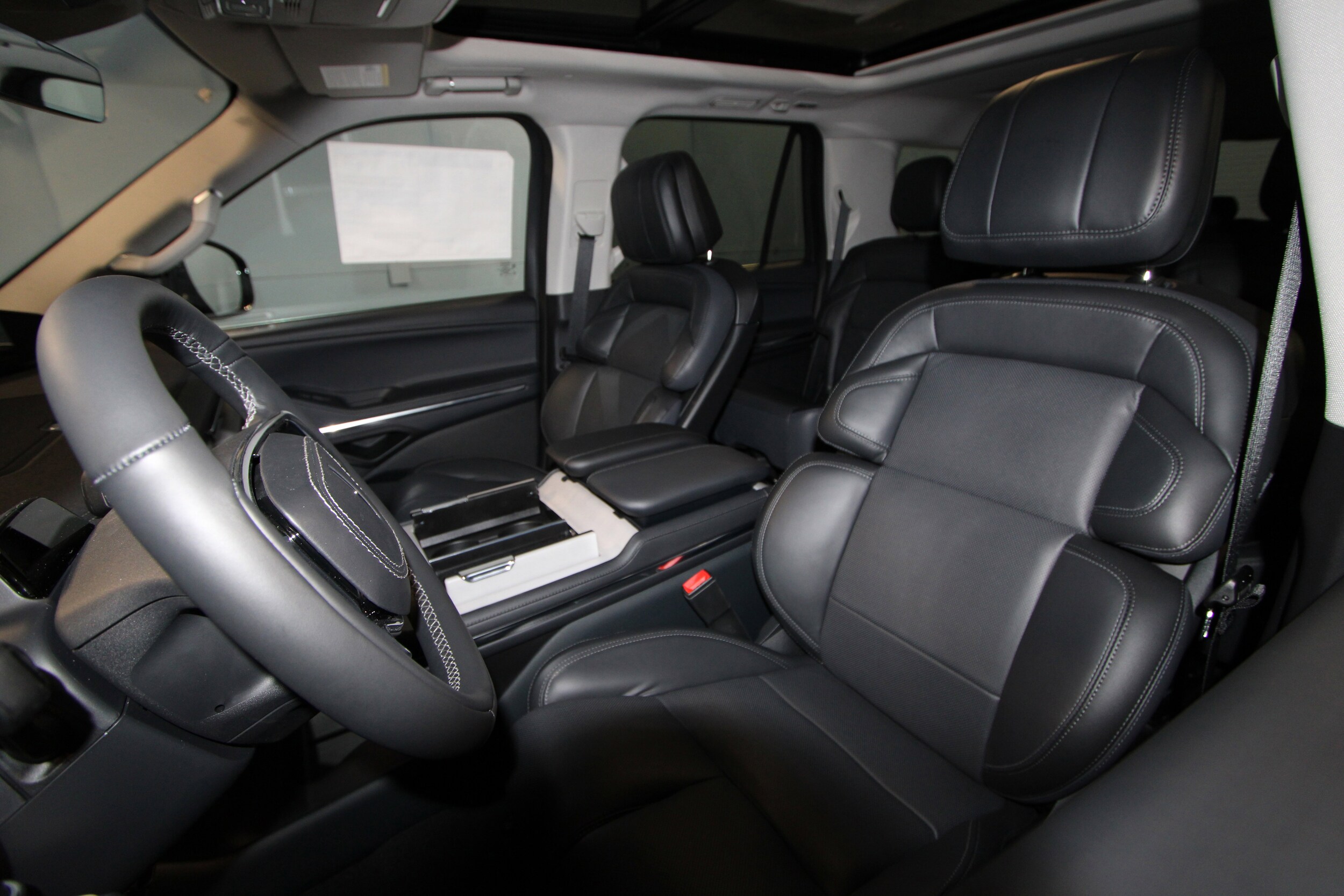 2025 Lincoln Navigator L Reserve photo 3