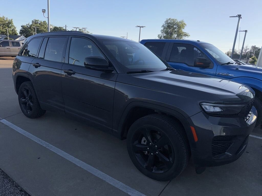 Used 2024 Jeep Grand Cherokee Altitude X 4D Sport Utility