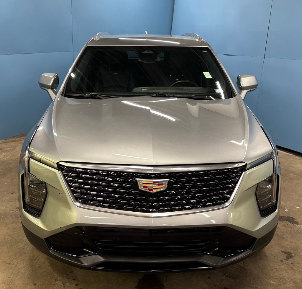 2024 Cadillac XT4 Premium Luxury photo 3