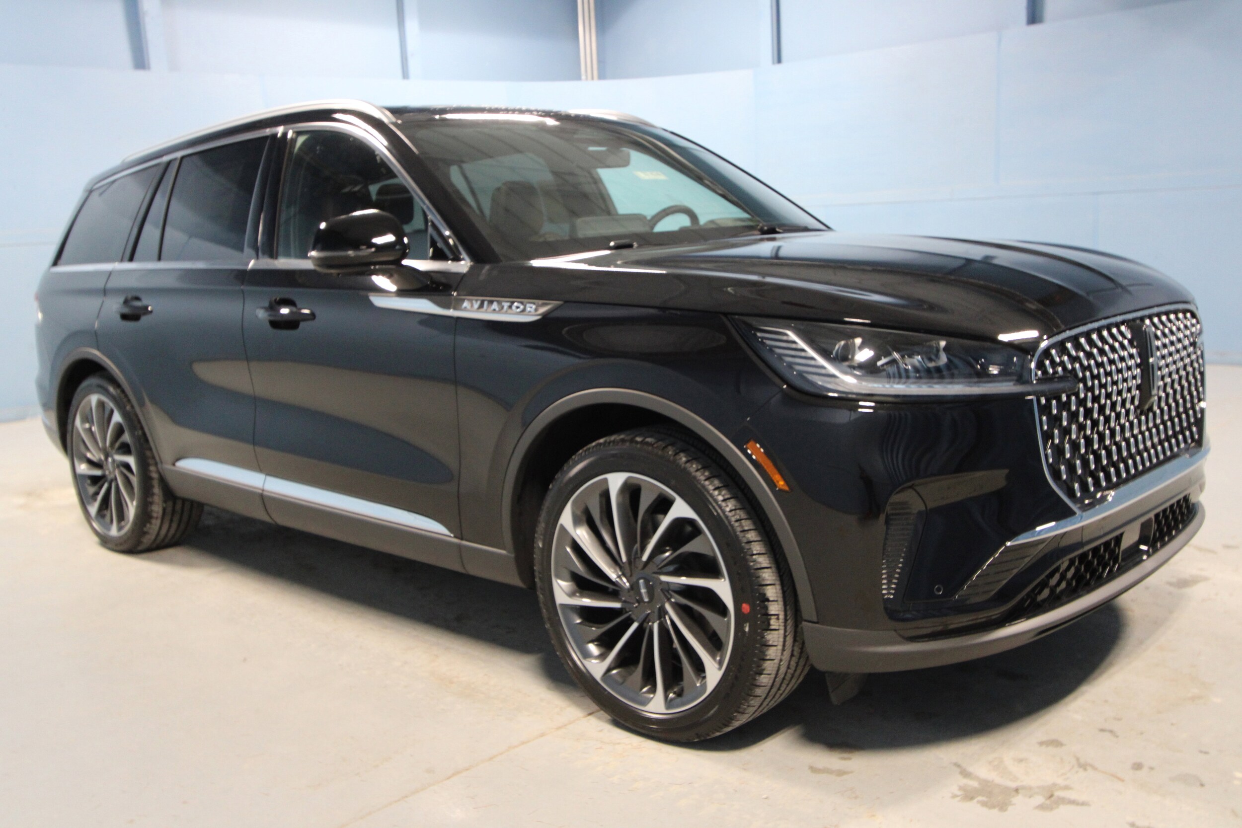 2026 Lincoln Aviator Reserve photo 2