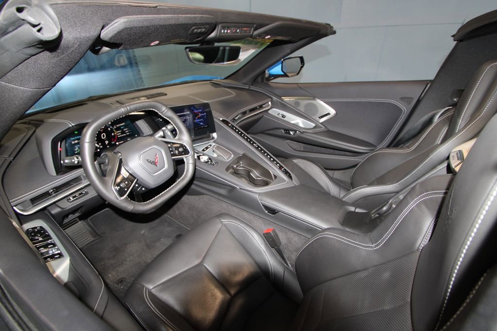 2023 Chevrolet Corvette Stingray 2LT Convertible photo 2