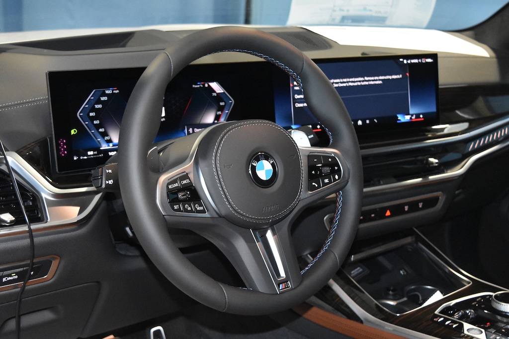 New 2026 BMW X7 M60i SUV