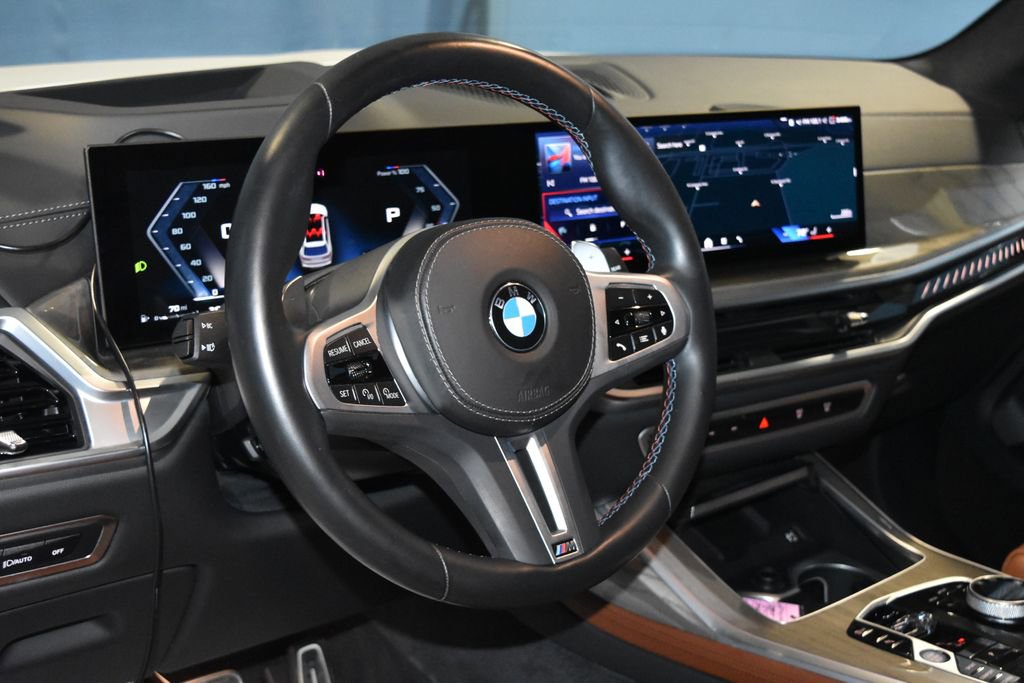 2025 Bmw X7 M60i photo 2