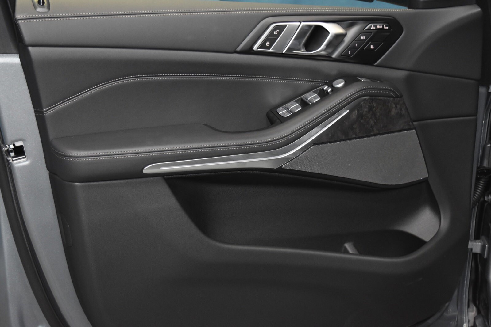 2025 Bmw X7 xDrive40i photo 4