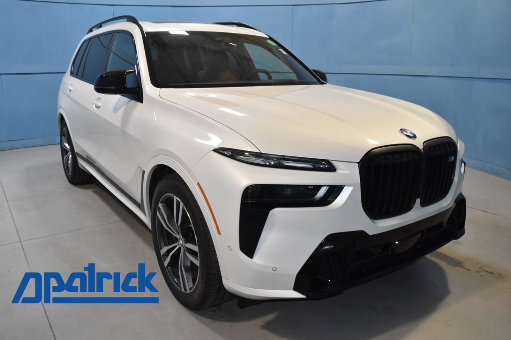 2025 BMW X7 M60i's photo