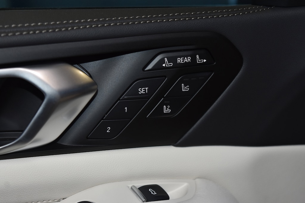 New 2026 BMW X7 M60i SUV