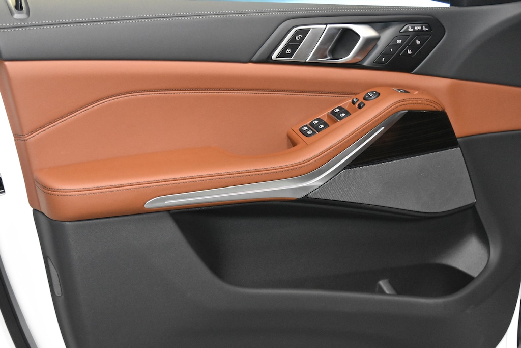 New 2026 BMW X7 M60i SUV