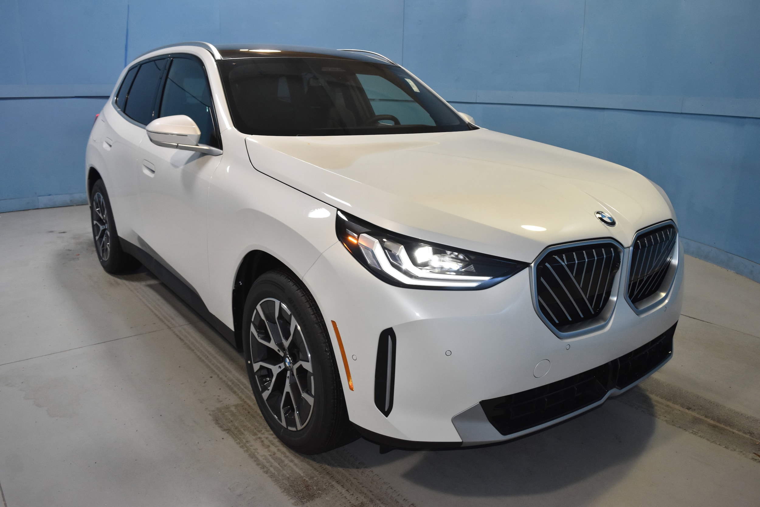 2026 BMW X3 30's photo