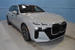 2025 BMW 740i xDrive Sedan
