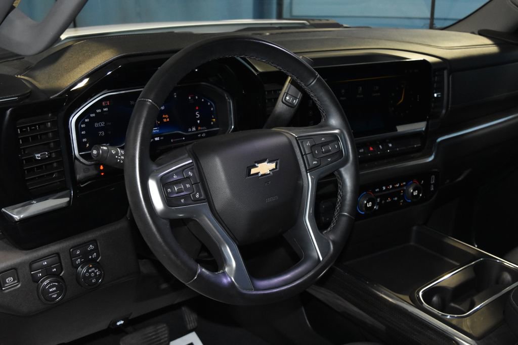 2024 Chevrolet Silverado 2500HD LT photo 2