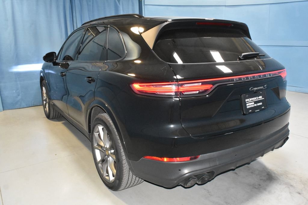 2023 Porsche Cayenne S Platinum Edition photo 3