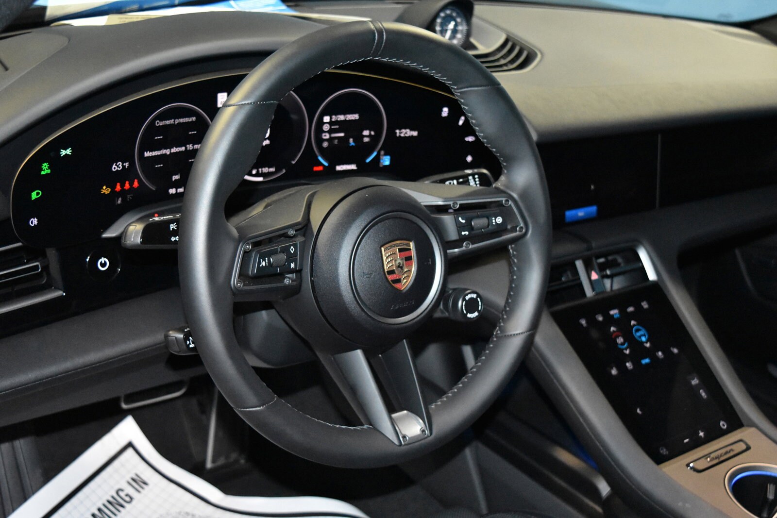 2025 Porsche Taycan photo 5