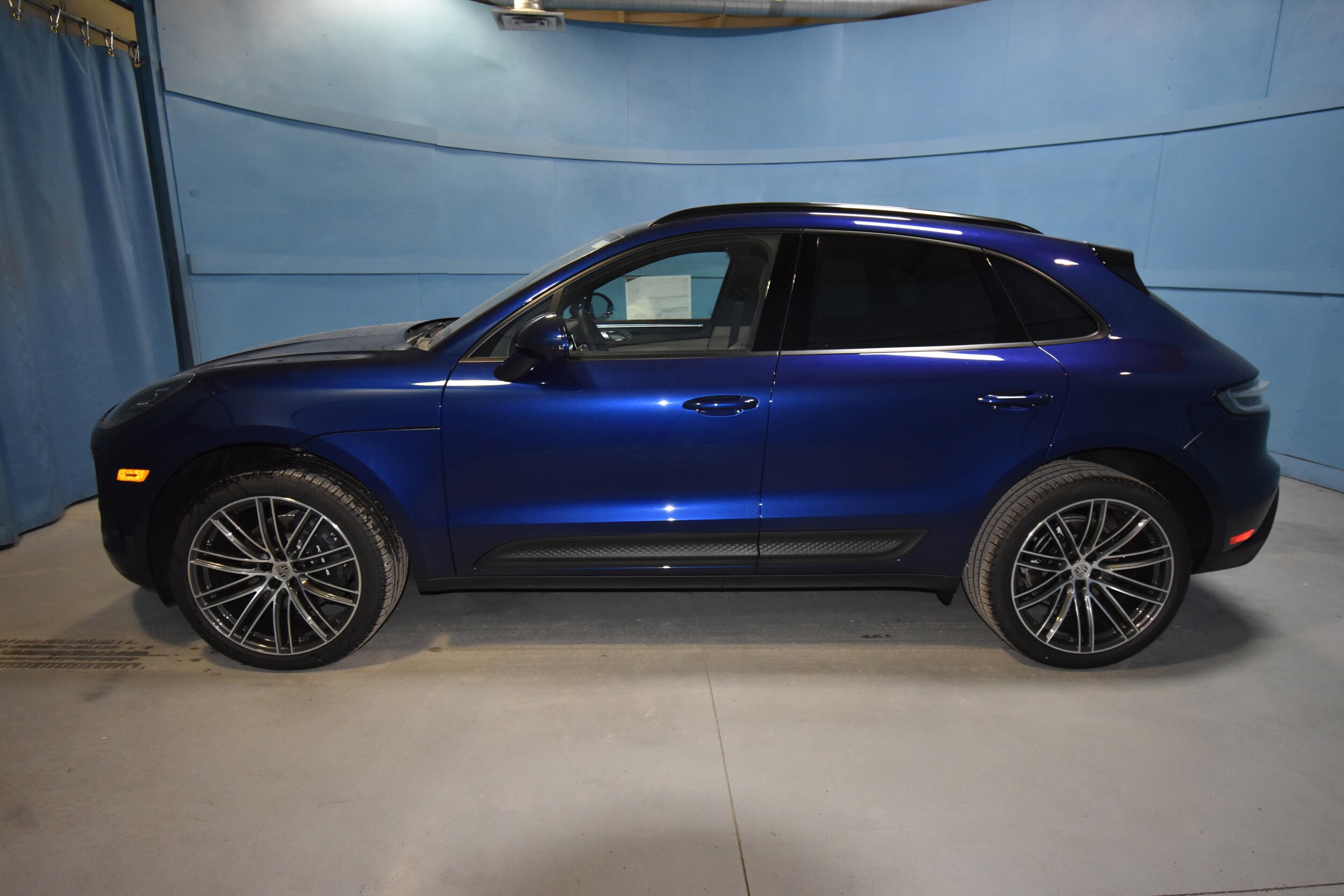 2026 Porsche Macan T photo 3
