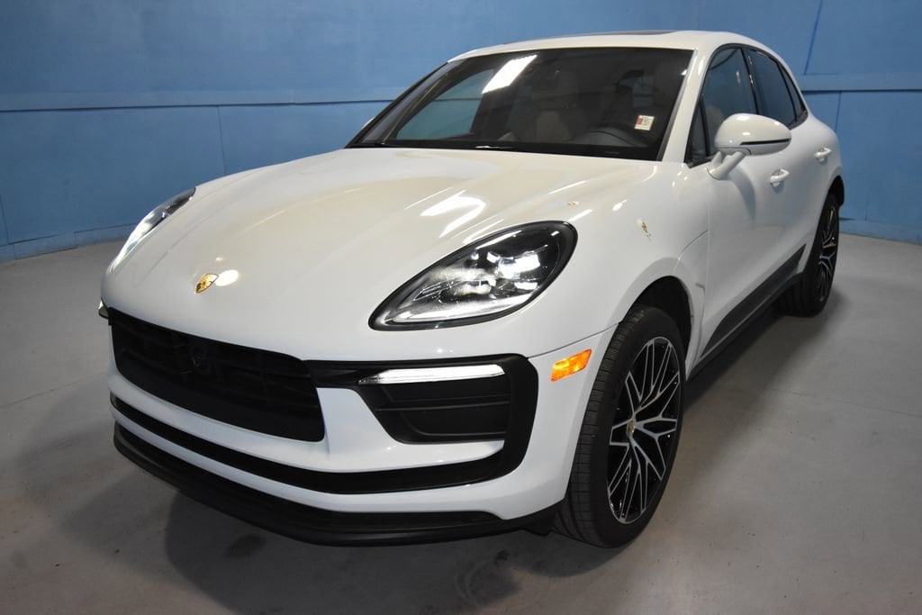 Certified 2025 Porsche Macan 4D Sport Utility