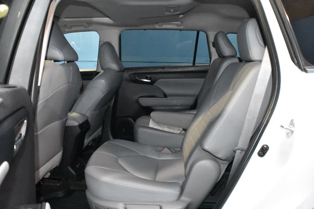 2022 Toyota Highlander XLE - Photo 21