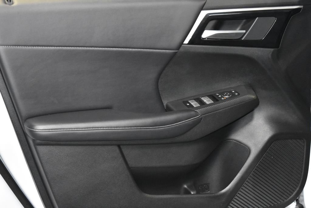 2024 Mitsubishi Outlander PHEV SE Ralliart photo 3