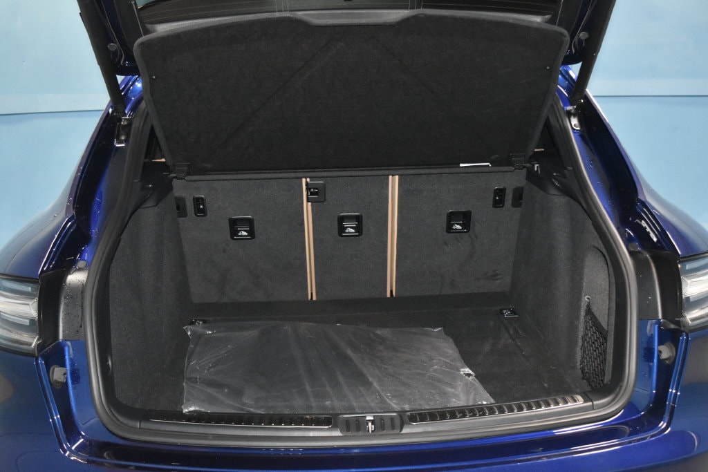 2025 Porsche Macan Base - Photo 32