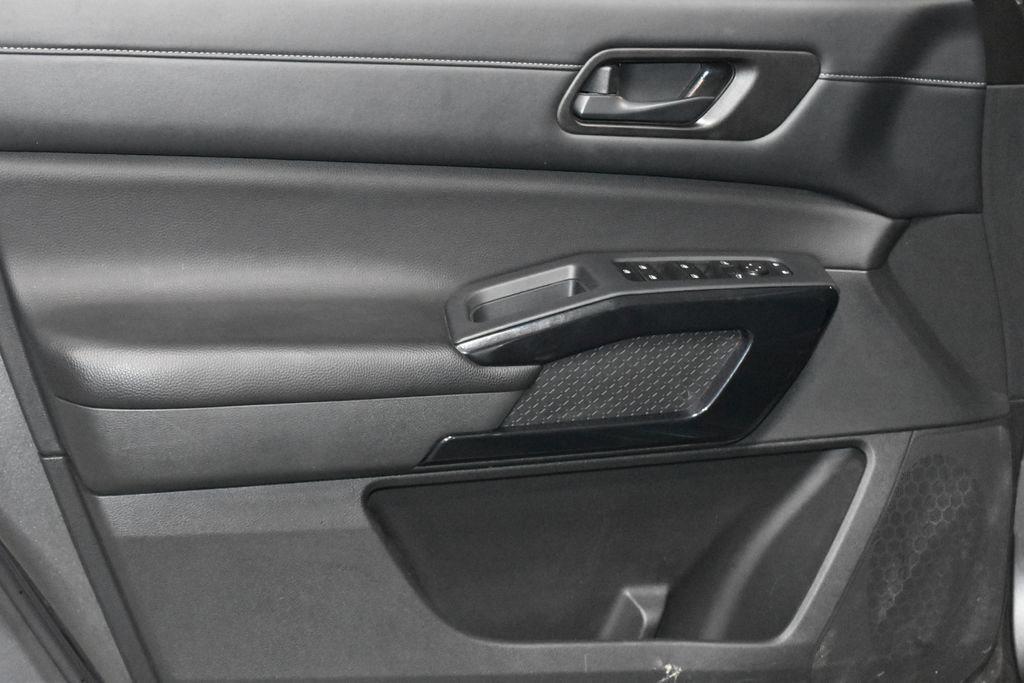 2024 Nissan Pathfinder SV photo 3