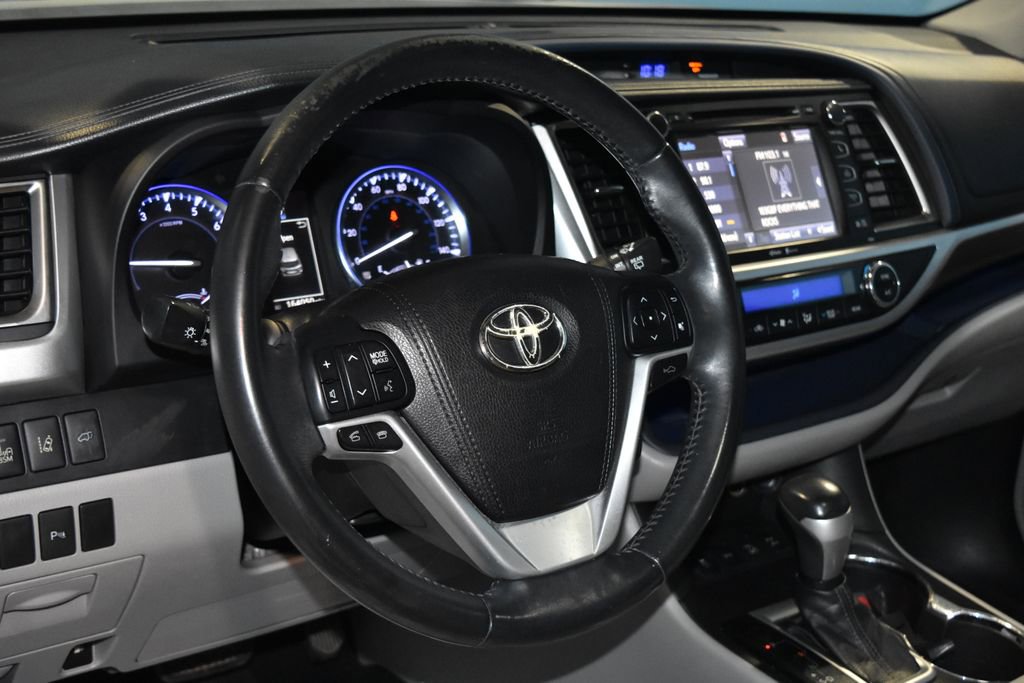 2015 Toyota Highlander Limited photo 2