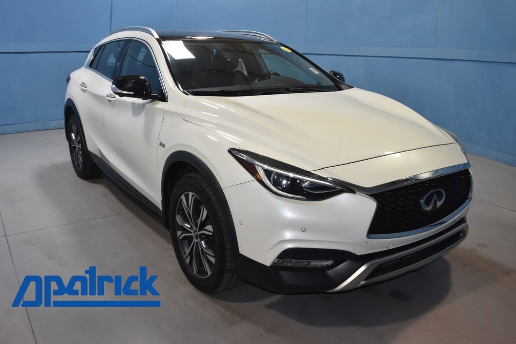 2018 INFINITI QX30 Essential