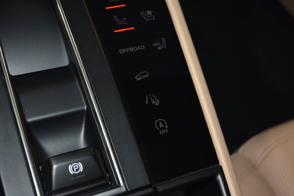 2025 Porsche Macan Base - Photo 17