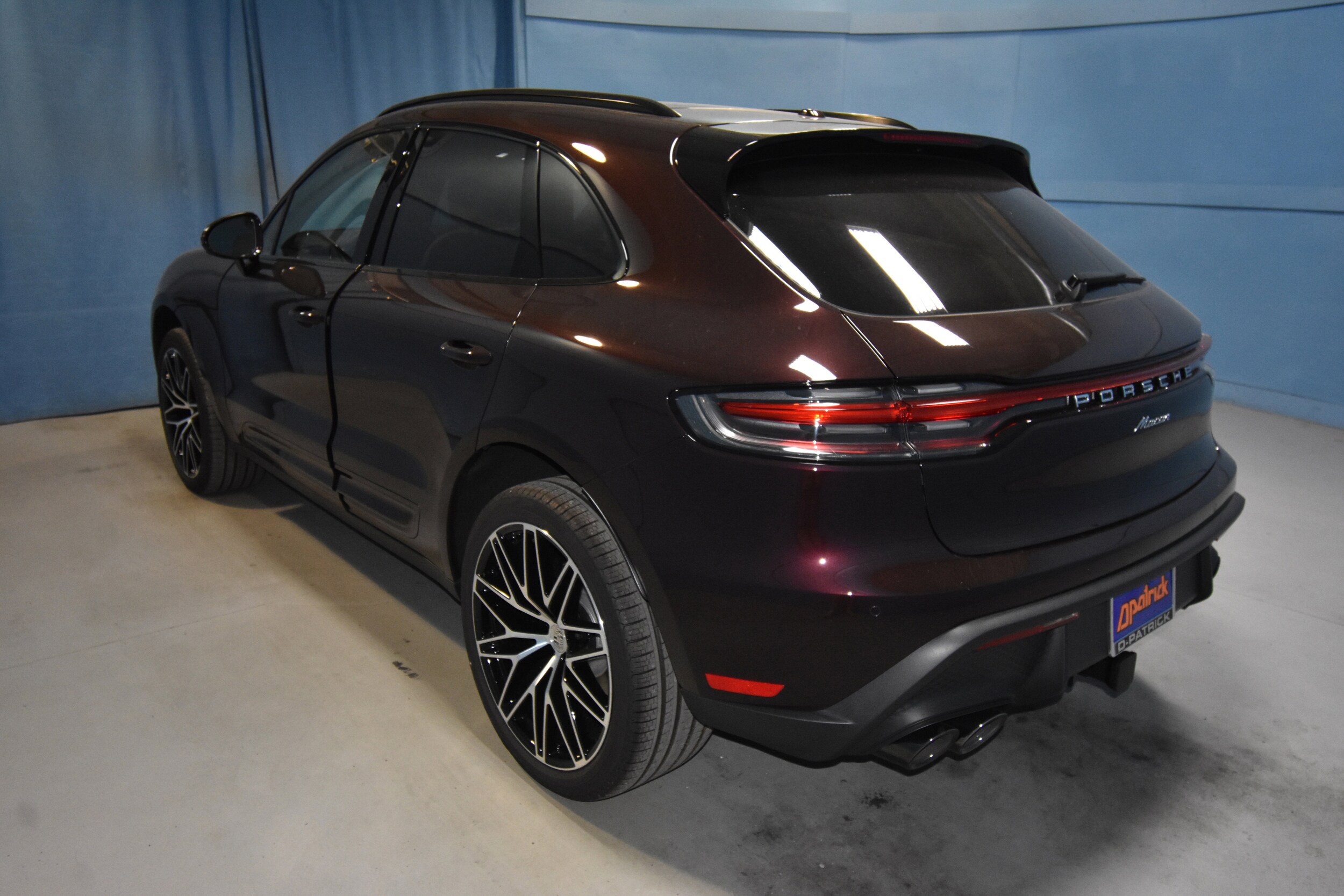 2026 Porsche Macan T photo 3